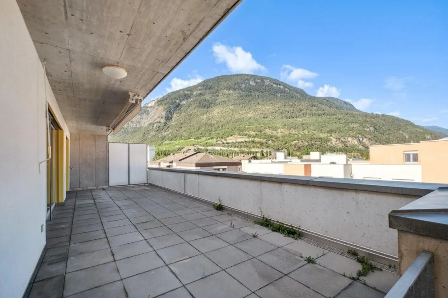 Moderno appartamento di 4,5 stanze in una posizione centrale e tranquilla - Foto 9 di 11