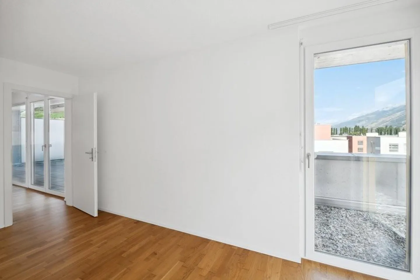 Moderno appartamento di 4,5 stanze in una posizione centrale e tranquilla - Foto 11 di 11