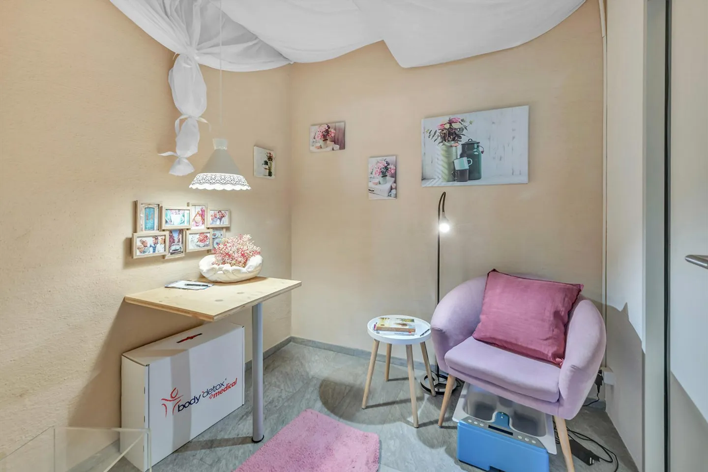 Pratique / Bureau à domicile - Photo 3 sur 5