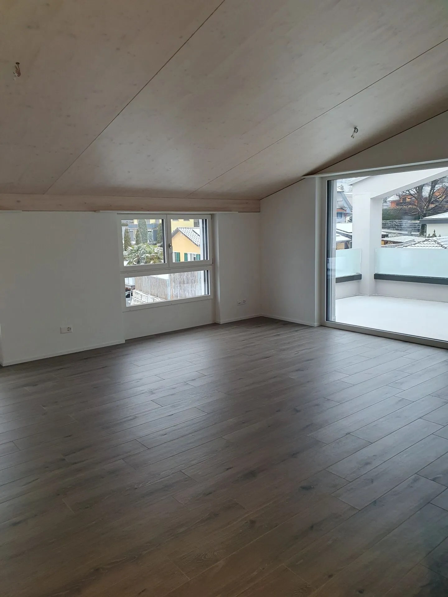 Sale: 2.5-Room Condominium Top Floor - Photo 6 of 10