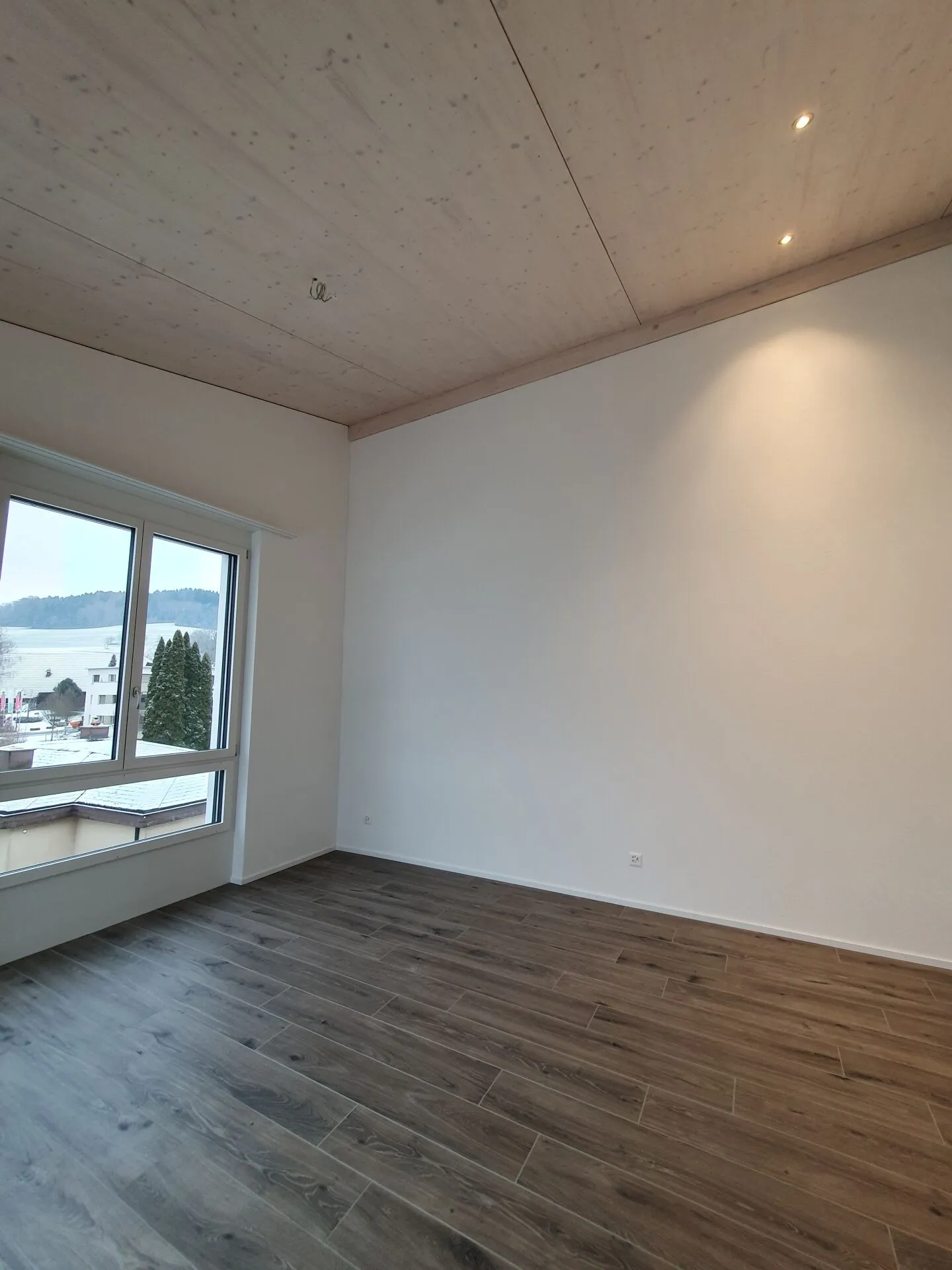 Sale: 2.5-Room Condominium Top Floor - Photo 8 of 10