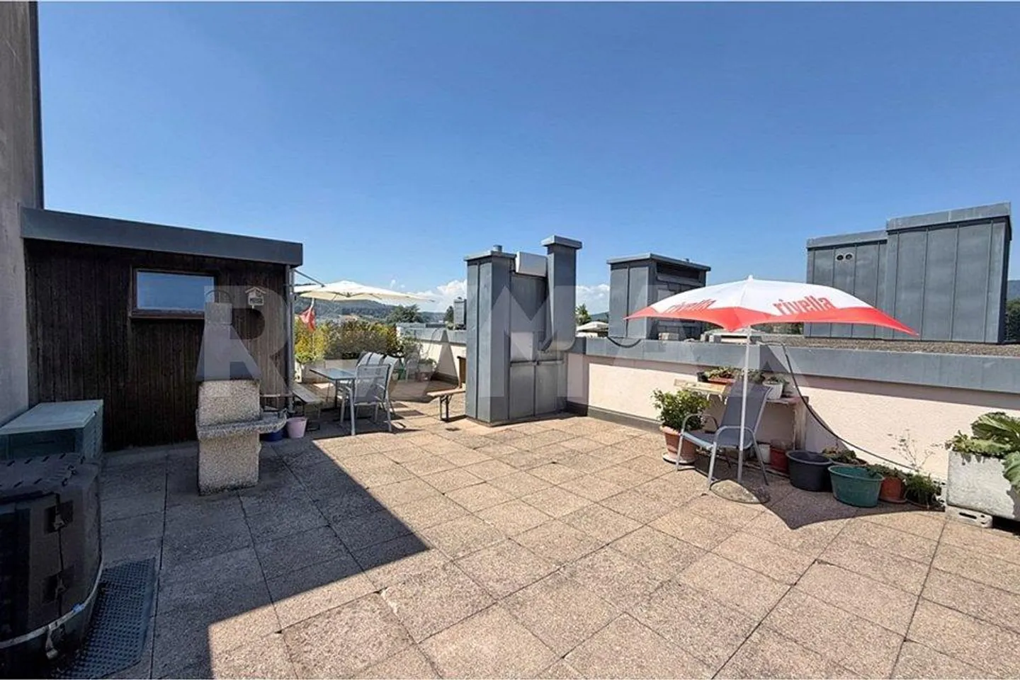 Sentimento di terrazza con collegamento al resto del mondo - Foto 2 di 11