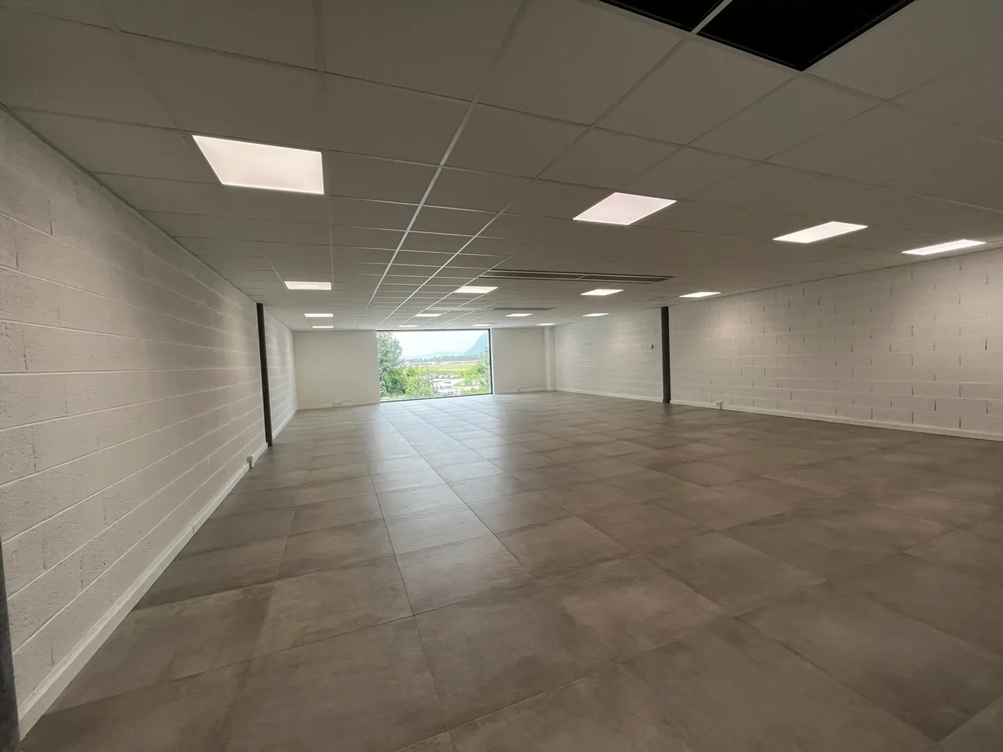 Modern surface 132 m2 - 1 month free - Photo 5 of 6
