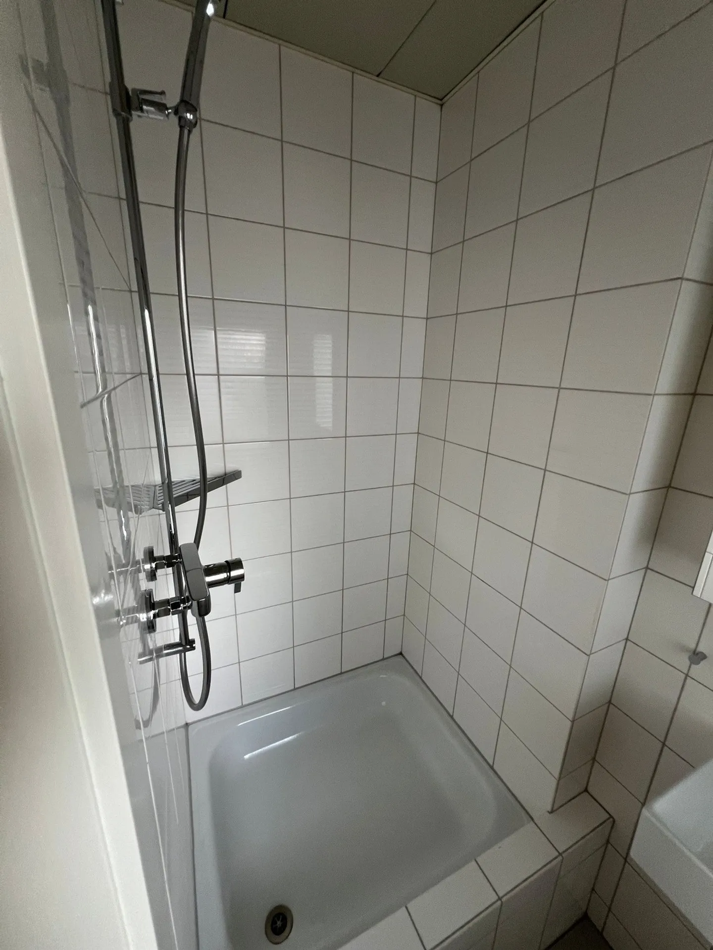 Espace commercial spacieux de 7 à un emplacement central à Zurich - Photo 13 sur 19