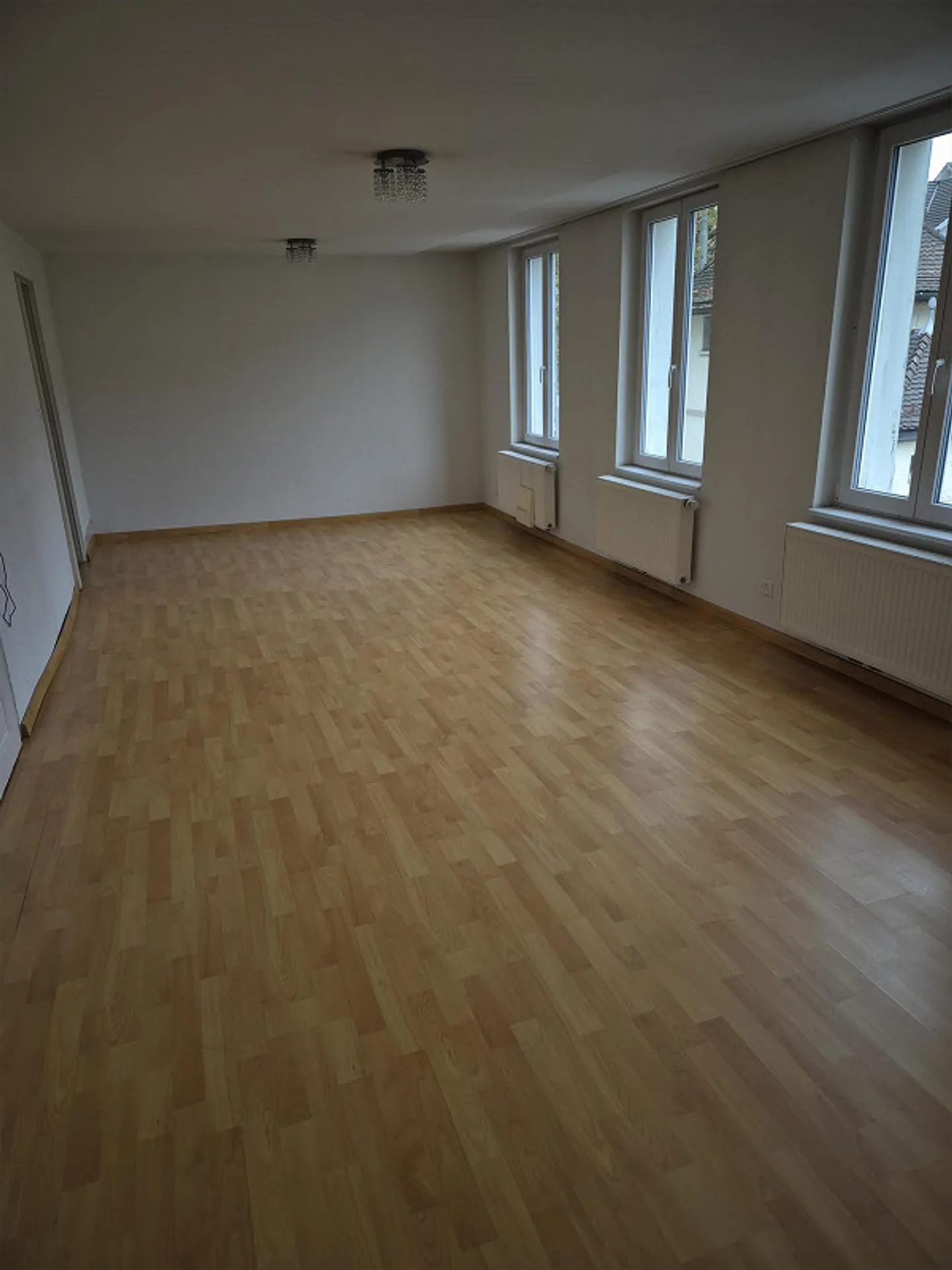 Vivere e lavorare in una struttura di edificio antico flessibile in posizione centrale - Foto 4 di 9