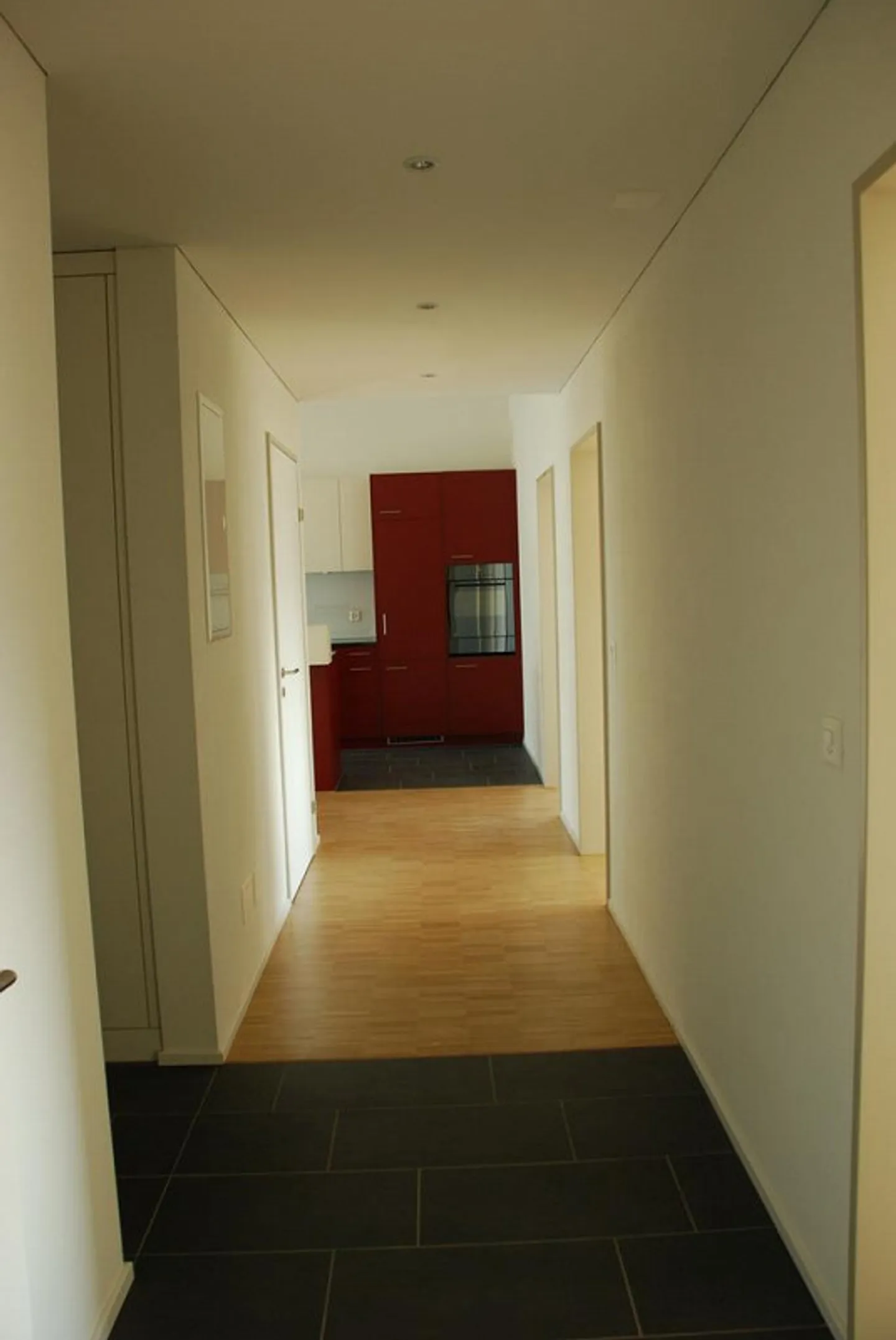 Moderne Dachwohnung mit Balkon - Foto 5 von 12