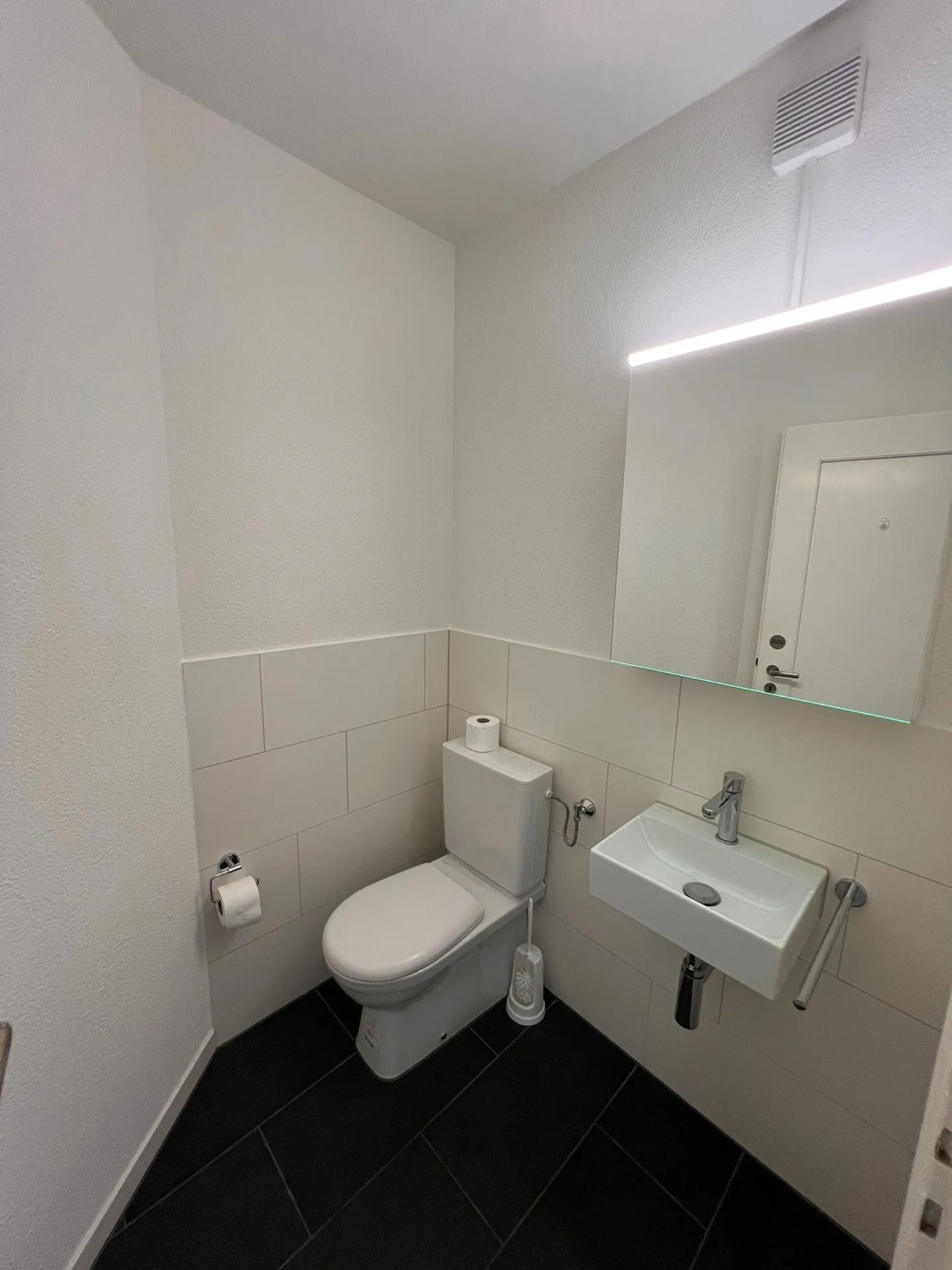 Espace commercial spacieux de 7 à un emplacement central à Zurich - Photo 16 sur 19