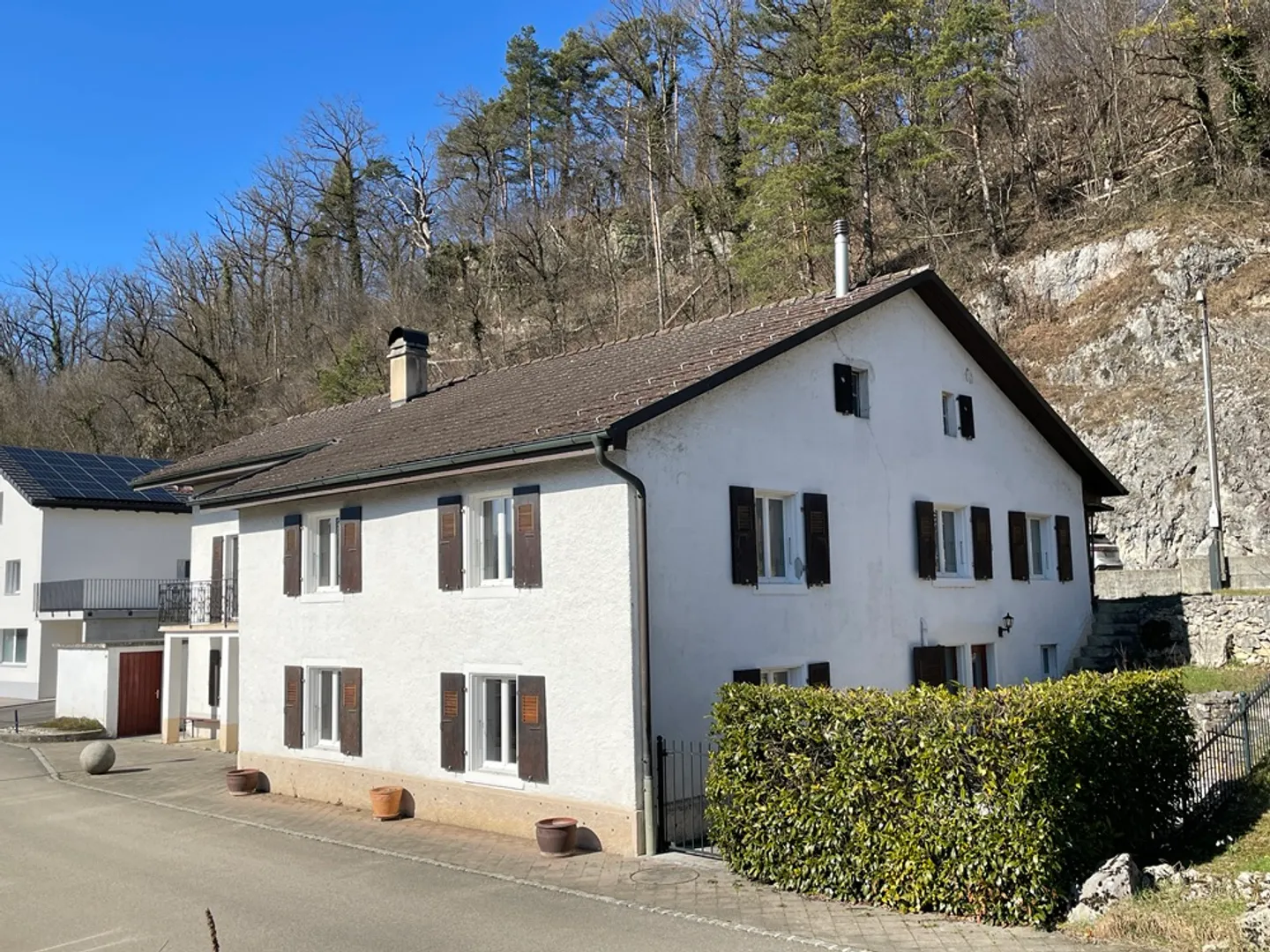 Wohngebäude - Foto 1 von 13