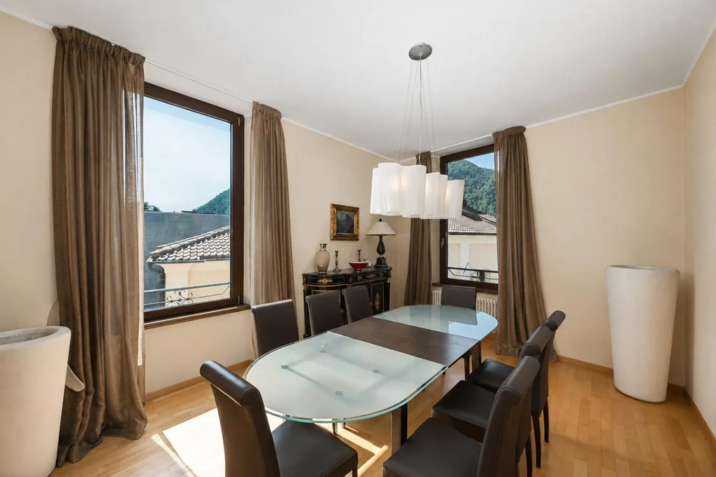 Elegant Penthouse with Lake Lugano View in Maroggia - Photo 10 of 21