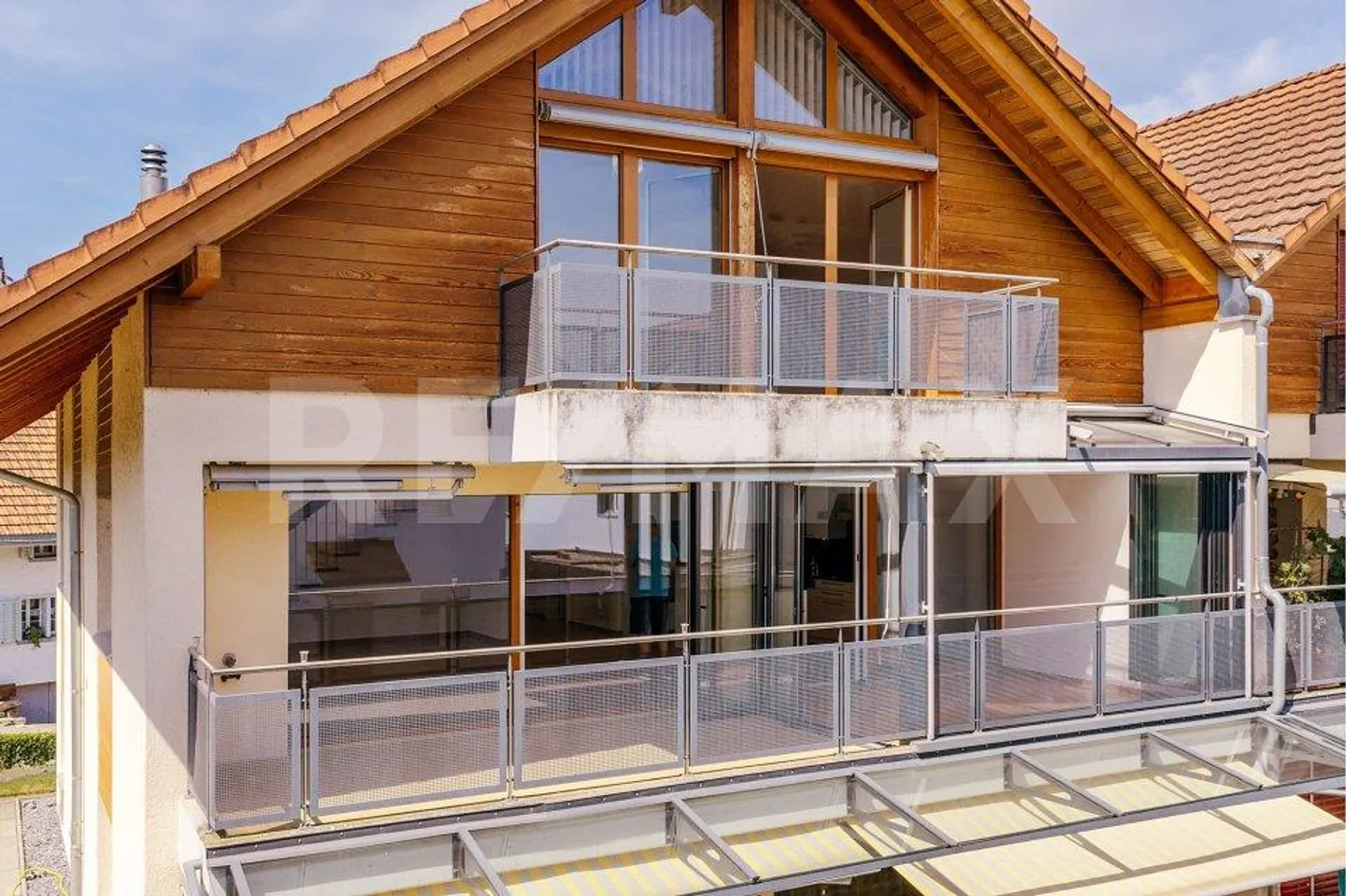 Spacious Living on Two Floors - 180.8 m² Maisonette - Photo 1 of 13