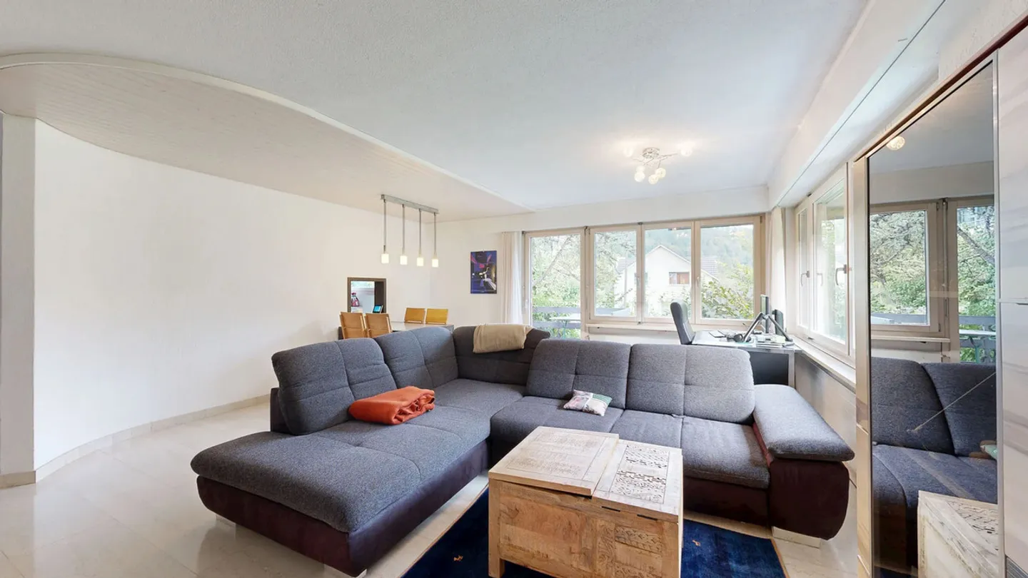 Maison multifamiliale avec trois appartements et trois places de parking extérieures - Photo 14 sur 29