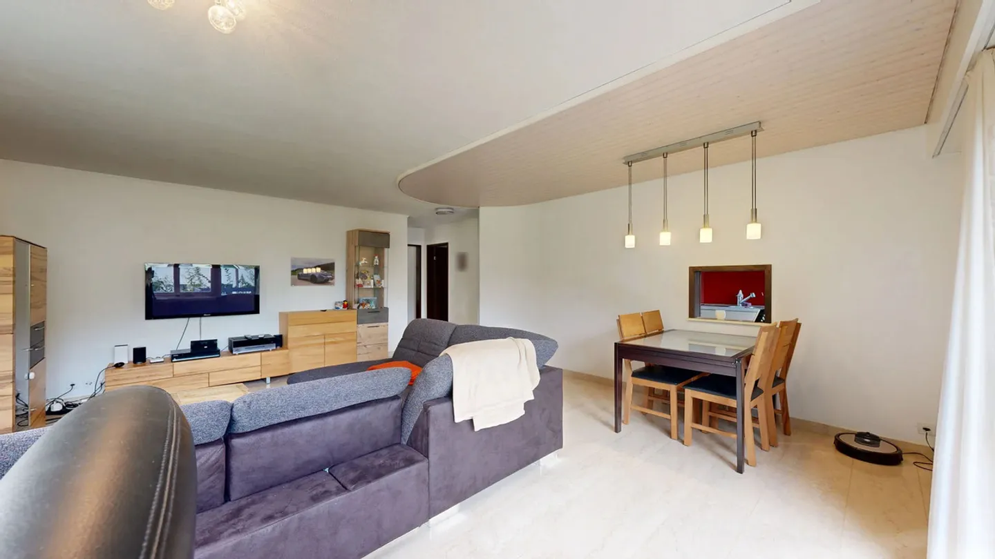 Maison multifamiliale avec trois appartements et trois places de parking extérieures - Photo 15 sur 29