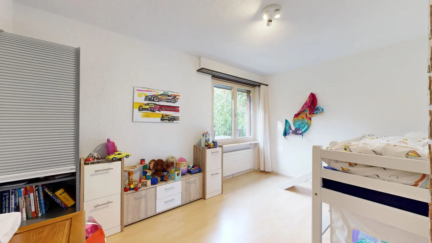 Maison multifamiliale avec trois appartements et trois places de parking extérieures - Photo 18 sur 29