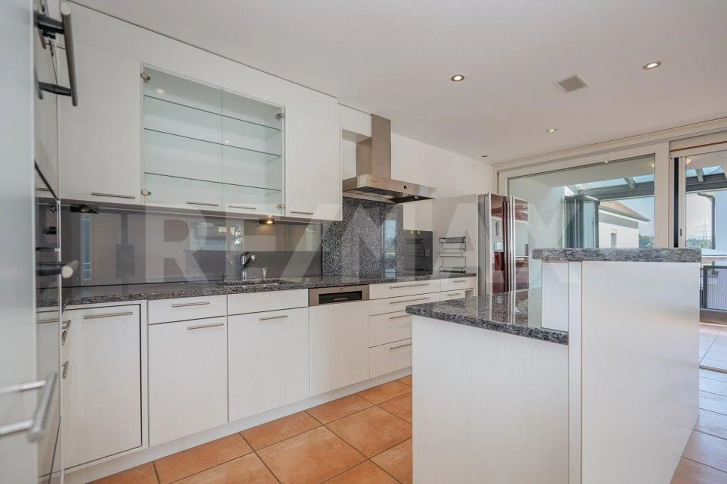 Spacious Living on Two Floors - 180.8 m² Maisonette - Photo 10 of 13