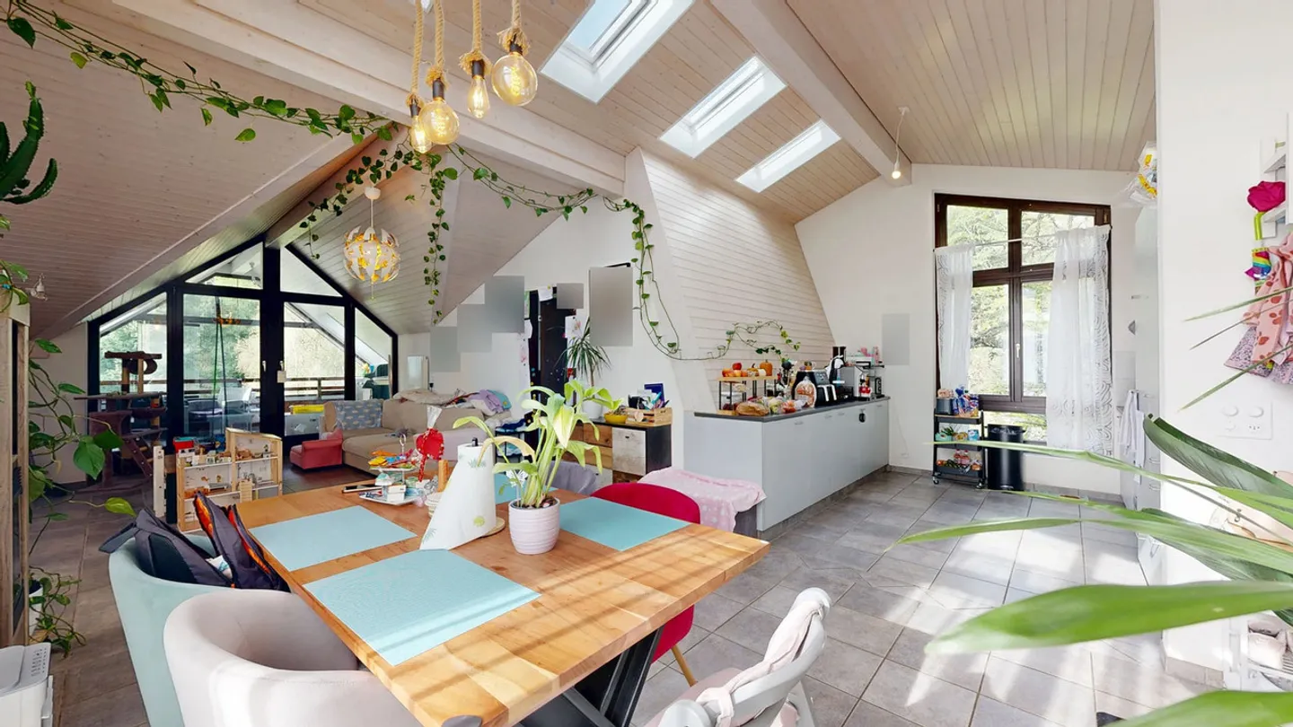 Maison multifamiliale avec trois appartements et trois places de parking extérieures - Photo 22 sur 29