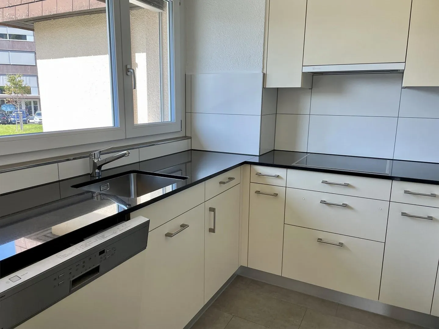 Spacious bright 4.5-room apartment - Photo 1 of 6