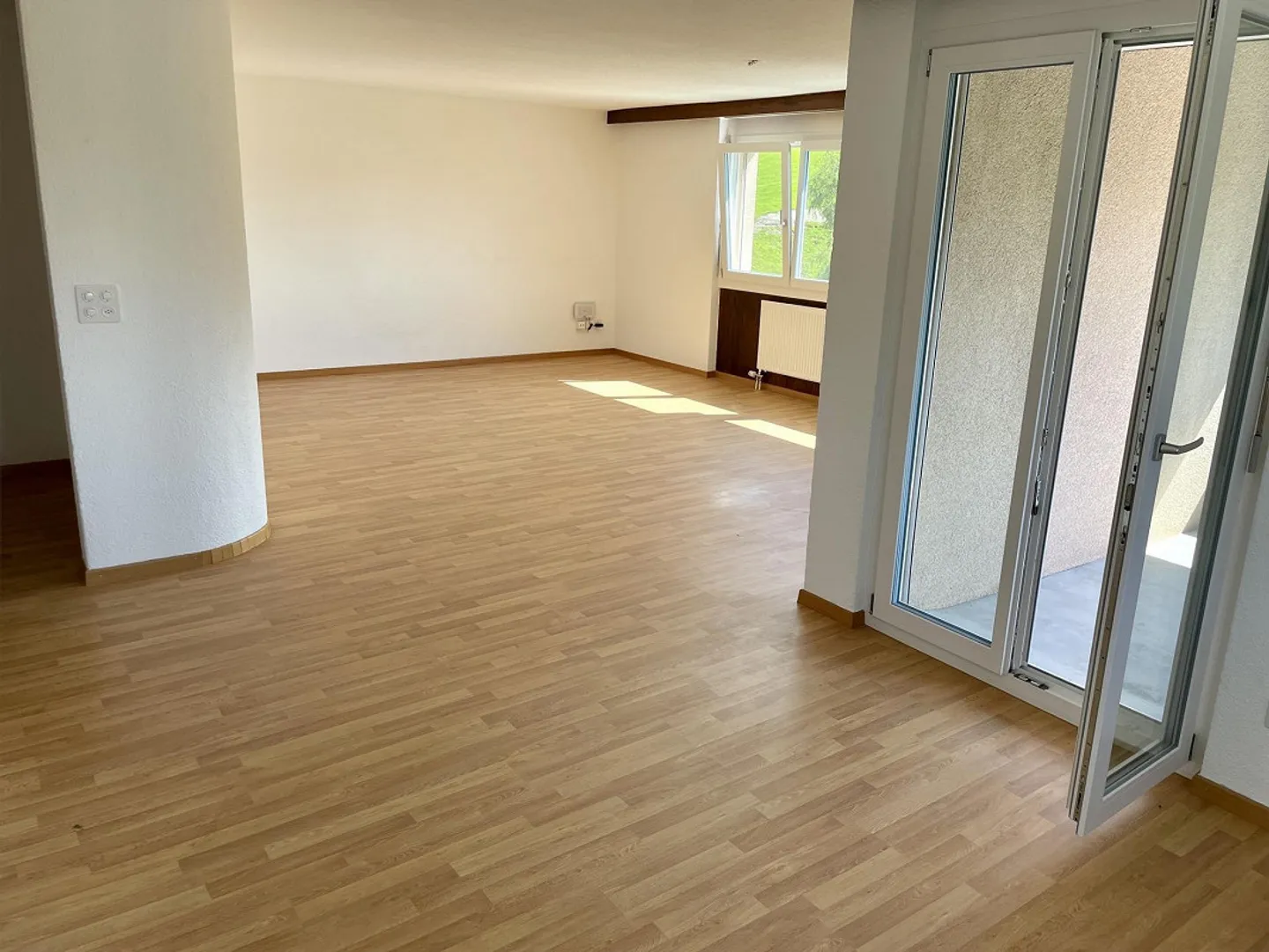 Spacious bright 4.5-room apartment - Photo 3 of 6