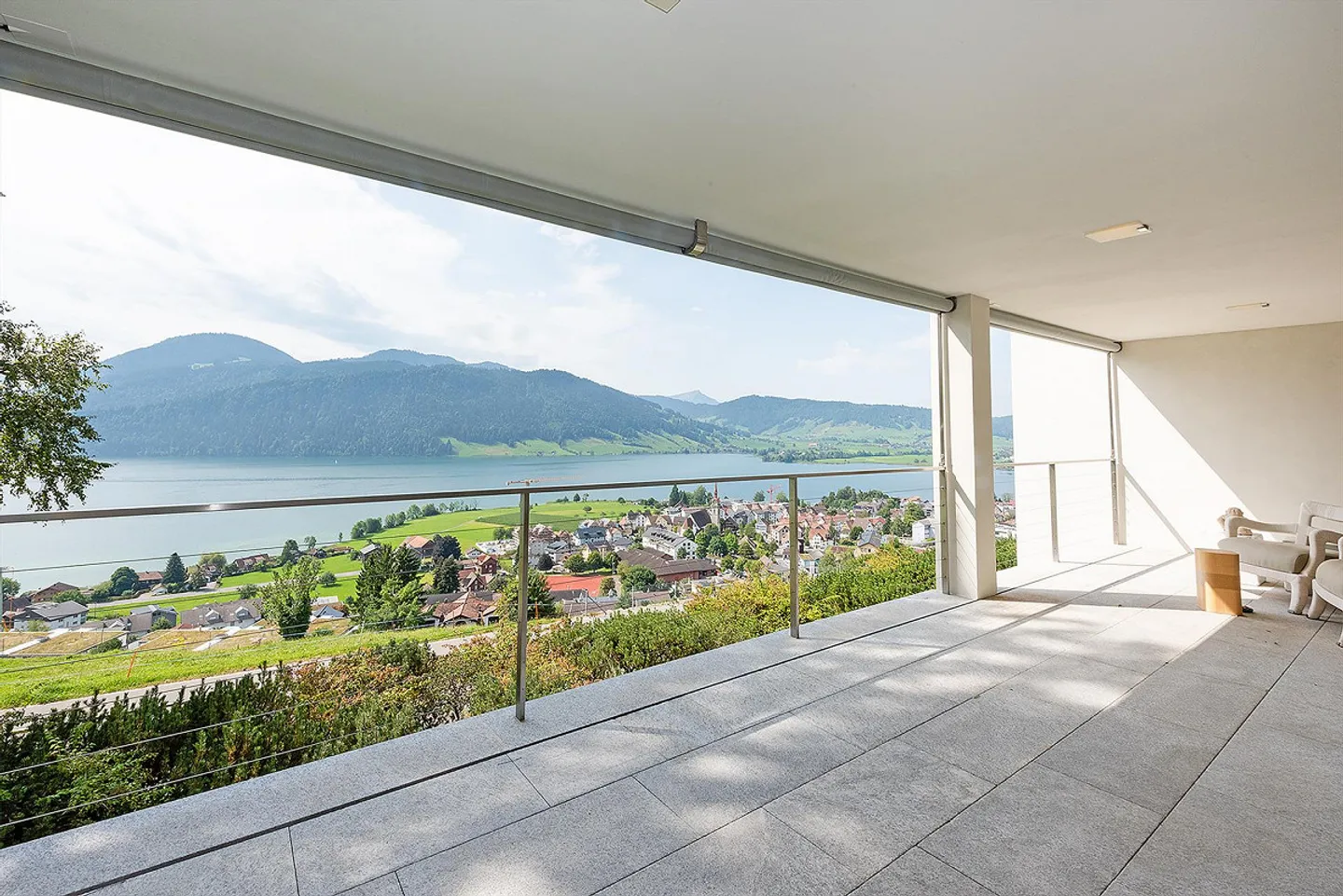 Appartamento 5.5 locali con vista favolosa sul lago/montagna - Foto 1 di 7