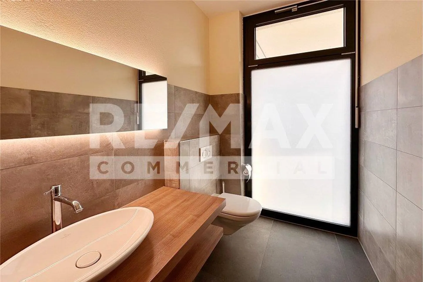 A Place with Impact: Commercial Space with Style and Potential - Photo 9 of 13