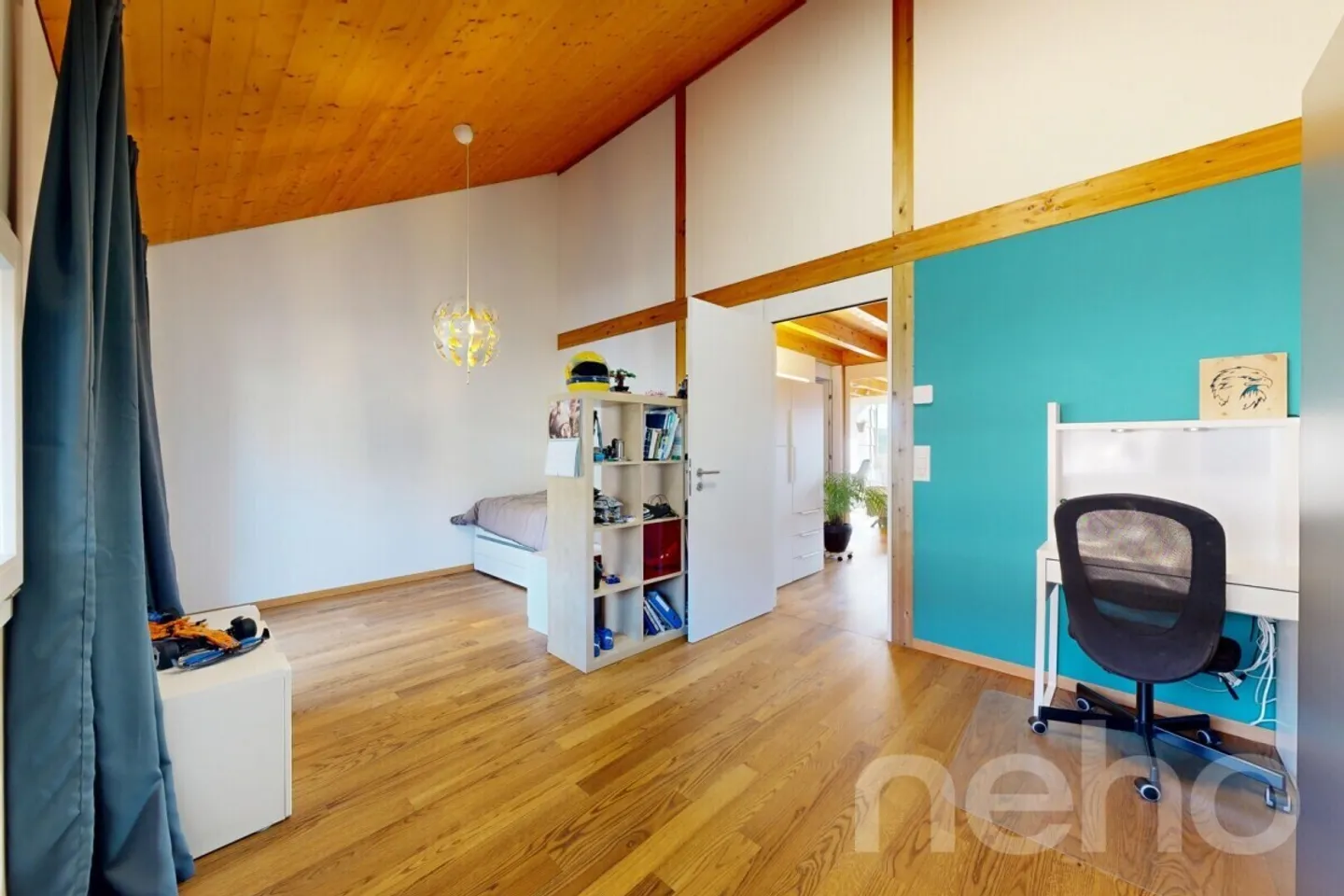 Spacious Semi-Detached House - Photo 7 of 12