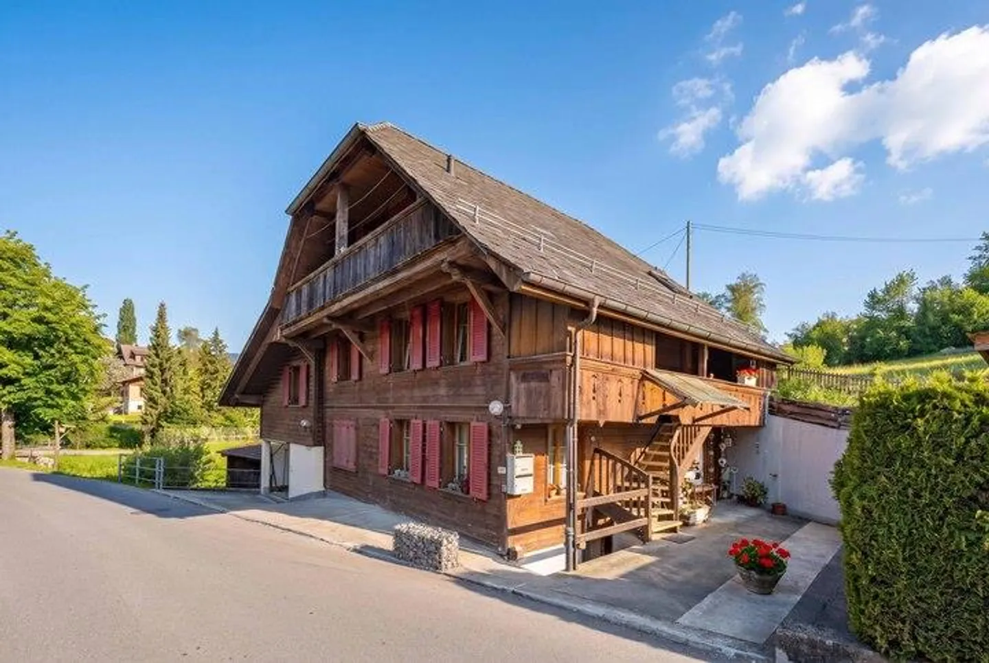 Charmant et Abordable - Maison de 8 Chambres avec Appartement - Photo 1 sur 8