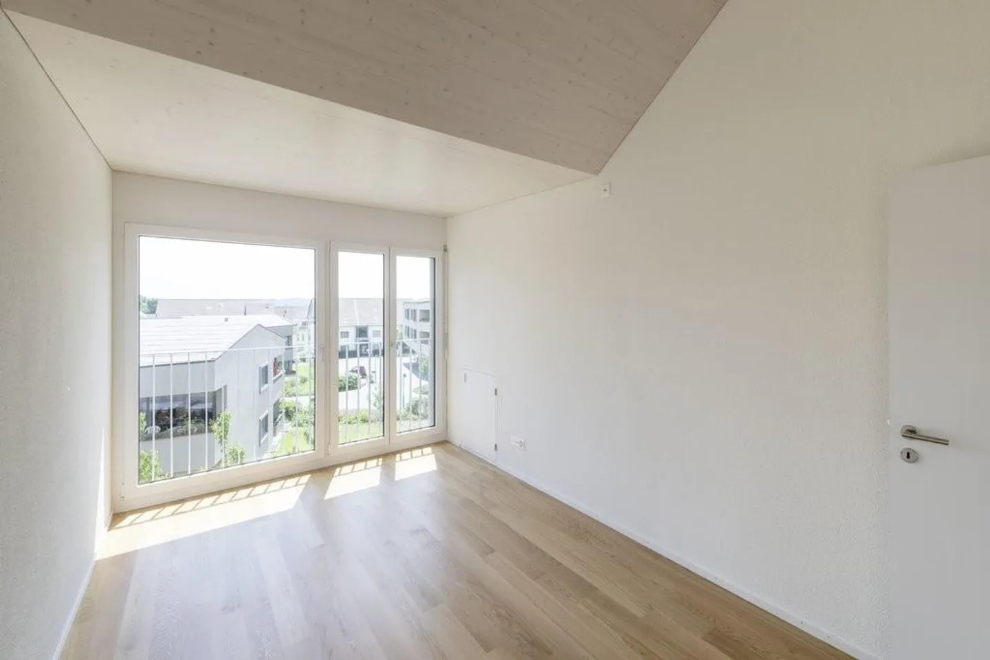Appartement moderne de 3,5 pièces à louer dans la verdure - Photo 4 sur 10