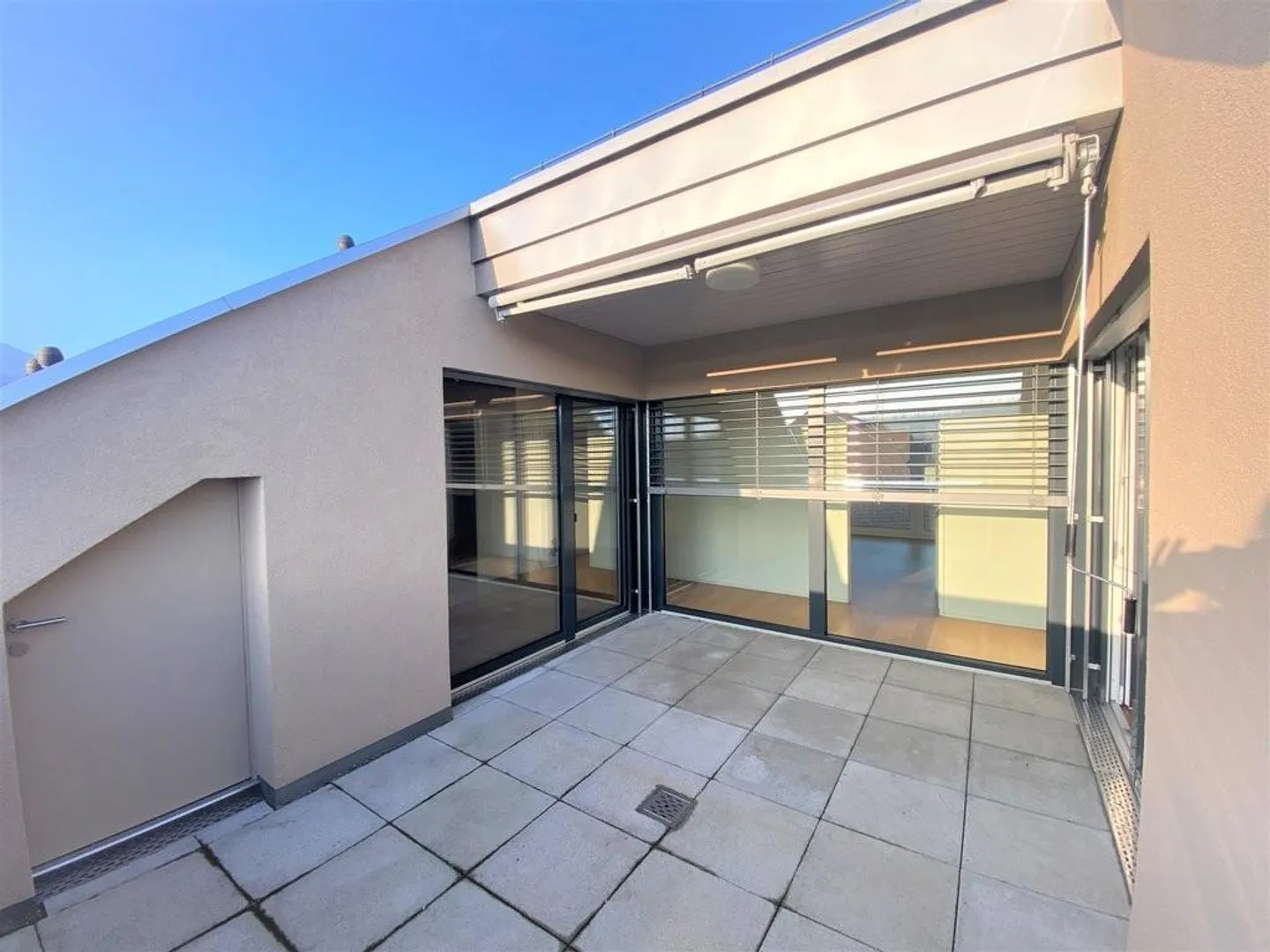 Appartement moderne de 3,5 pièces à louer dans la verdure - Photo 8 sur 10