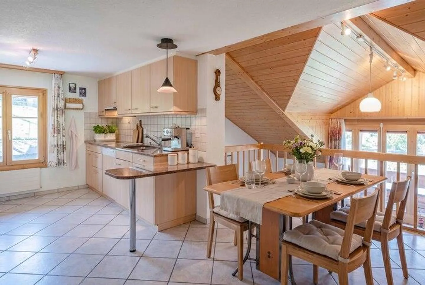Charmant et Abordable - Maison de 8 Chambres avec Appartement - Photo 2 sur 8