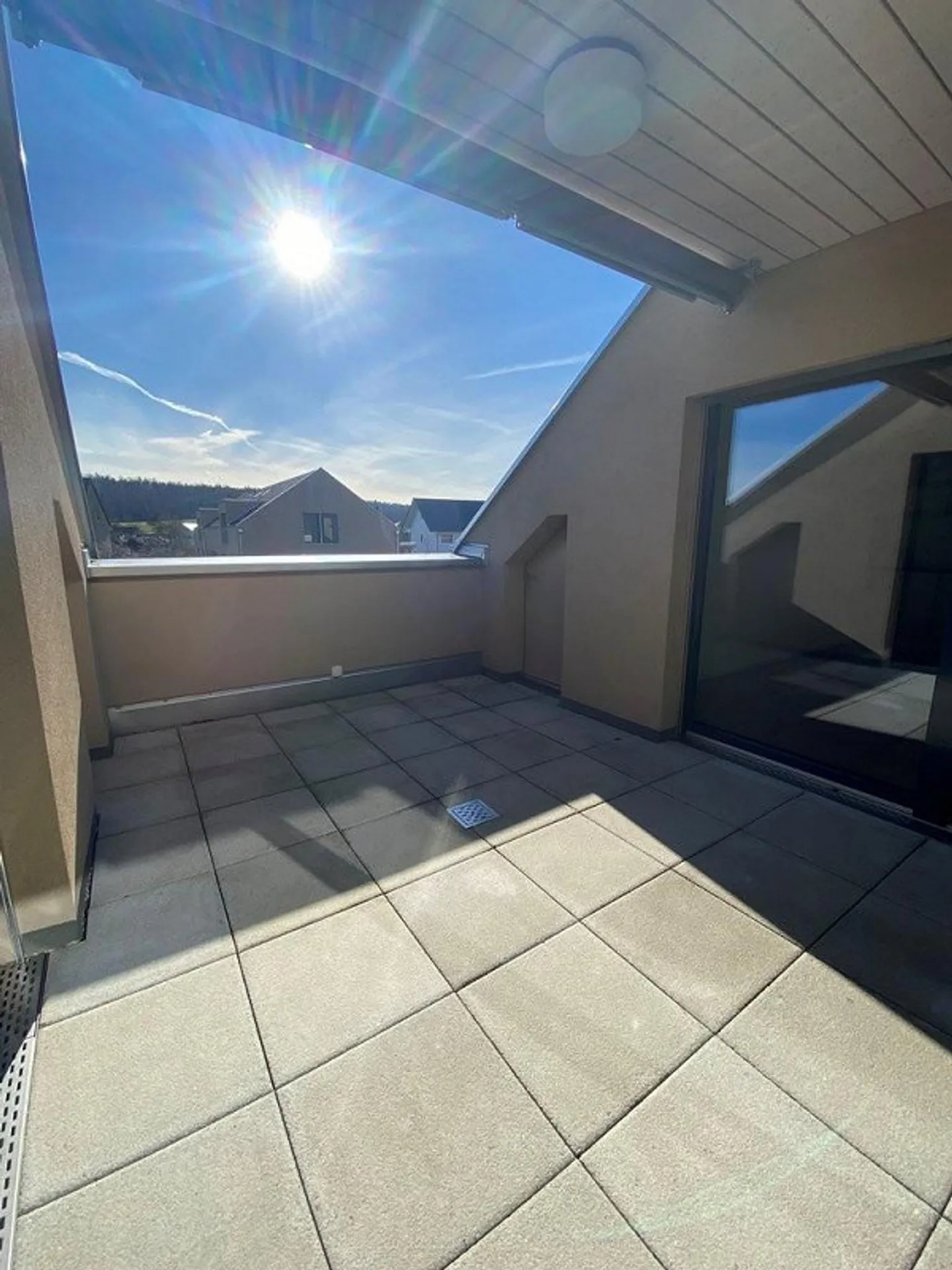 Appartement moderne de 3,5 pièces à louer dans la verdure - Photo 9 sur 10