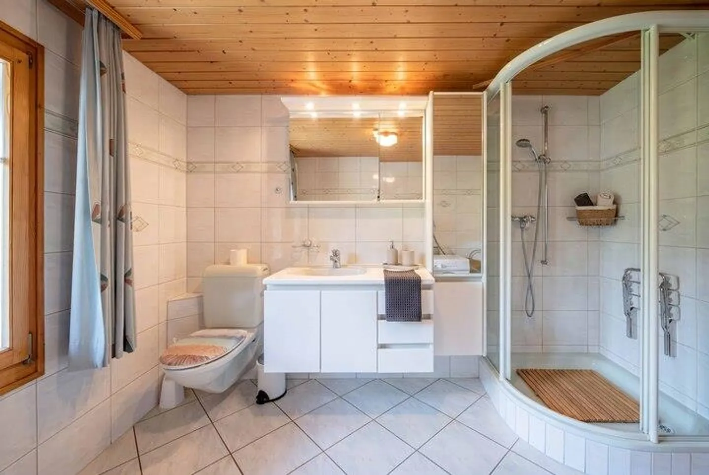 Charmant et Abordable - Maison de 8 Chambres avec Appartement - Photo 6 sur 8