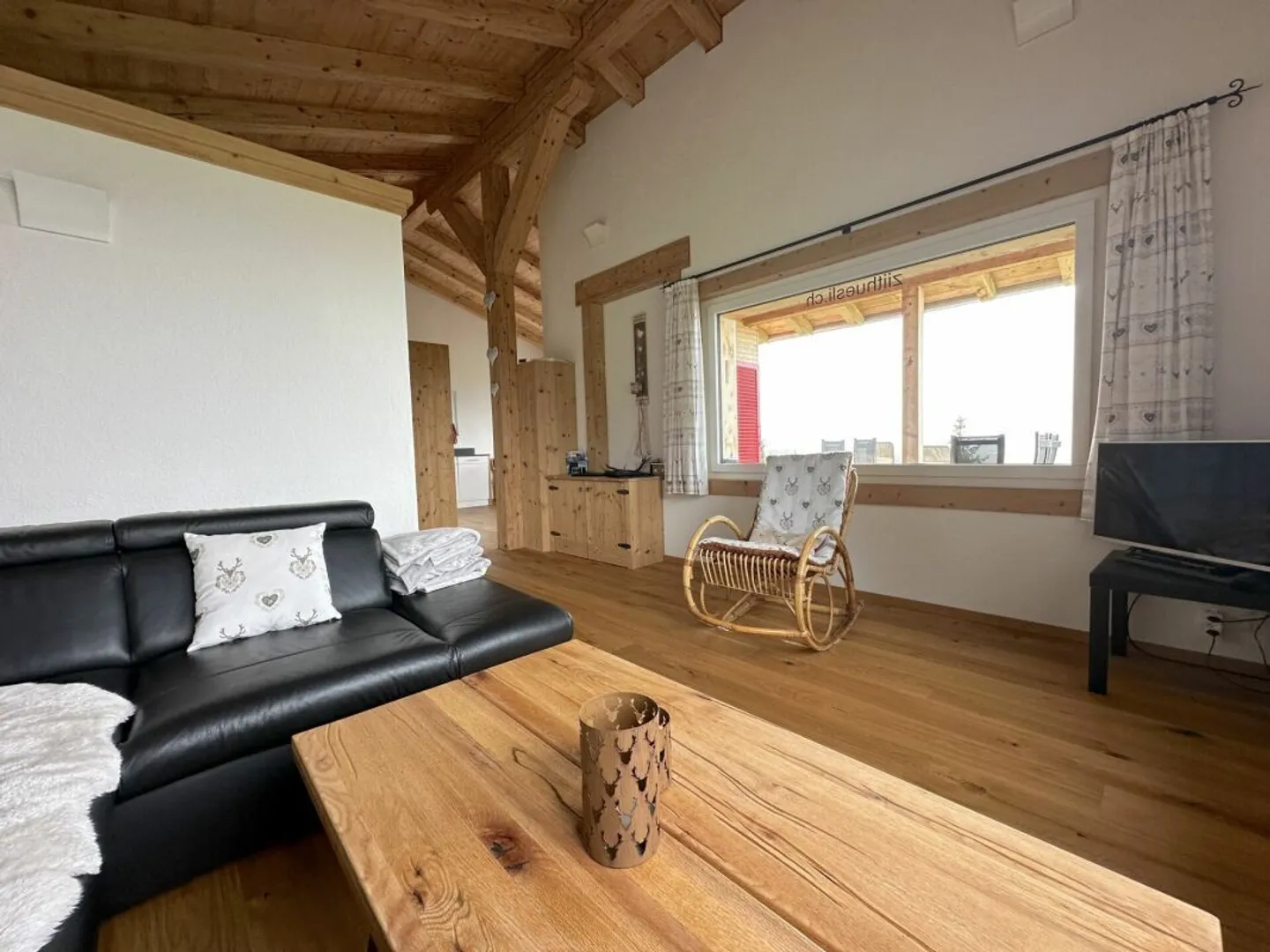 Mountain Chalet - Photo 5 of 19