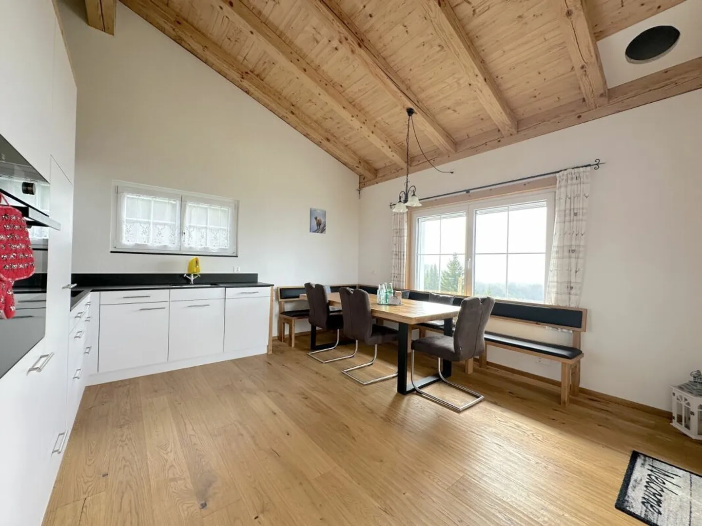 Mountain Chalet - Photo 4 of 19