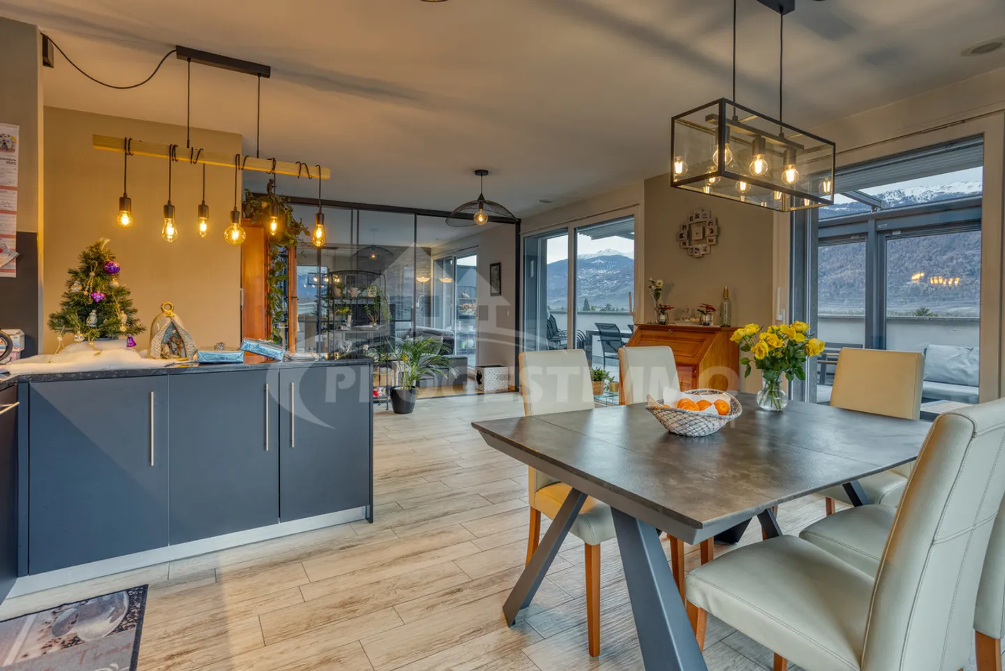 MODERNES PENTHOUSE MIT SPEKTAKULÄRER AUSSICHT - Foto 1 von 9