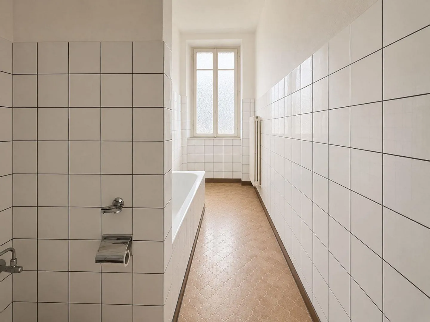 Spaziosa casa familiare con giardino privato in una tranquilla zona residenziale di Chiasso - Foto 11 di 15