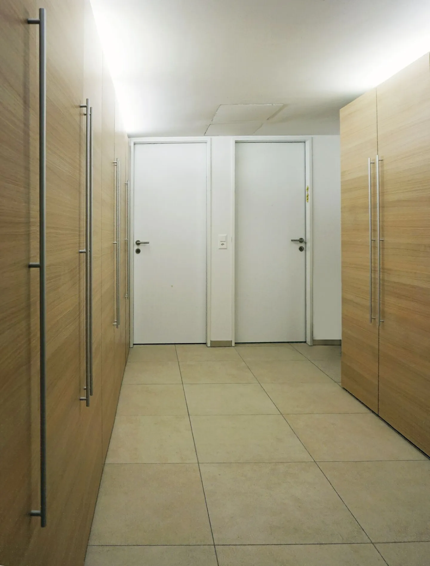 Exclusive villa with three residential units, pool and unparalleled privacy - Photo 21 of 21