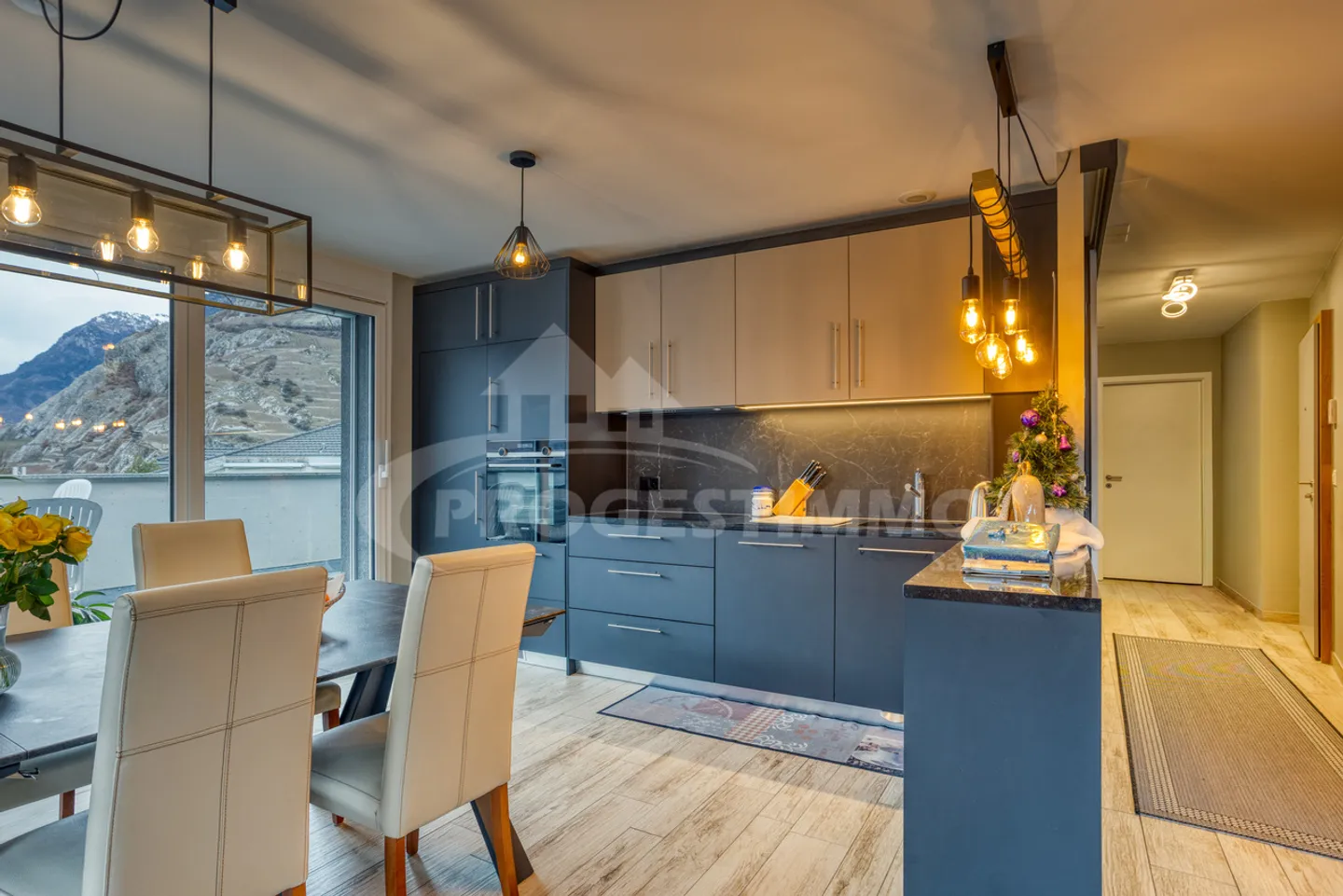 MODERNES PENTHOUSE MIT SPEKTAKULÄRER AUSSICHT - Foto 3 von 9