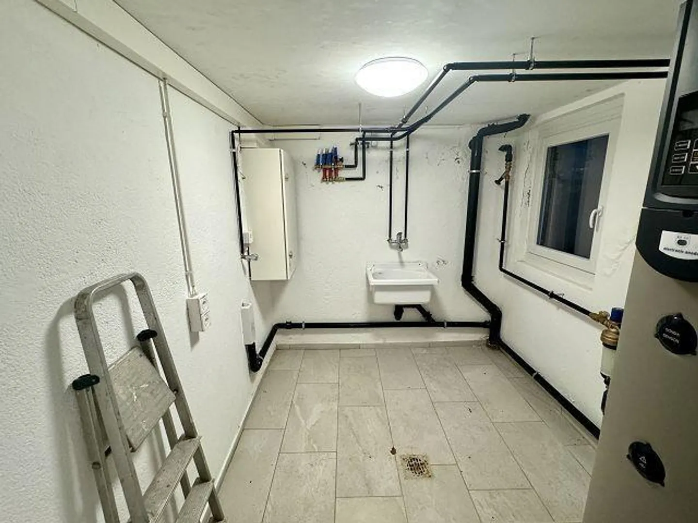 Villa 3 1/2 pièces avec beaucoup de terrain dans un endroit très calme et ensoleillé... - Photo 12 sur 25