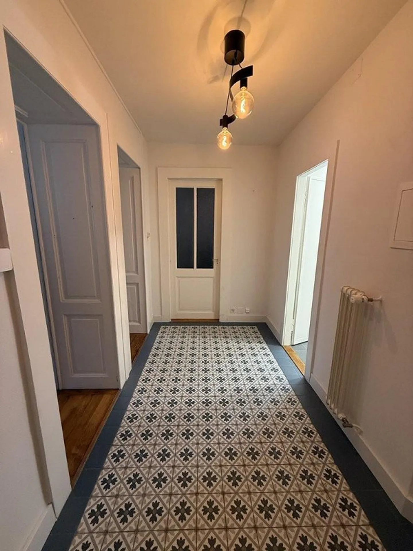 Appartement Charmant au Centre-Ville - Photo 3 sur 6