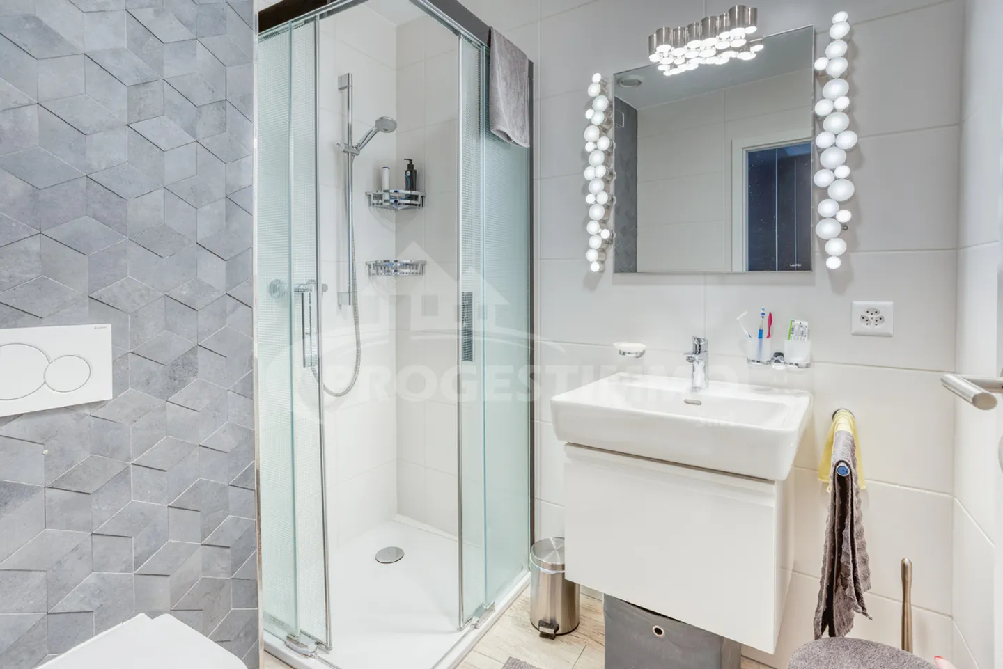 MODERNES PENTHOUSE MIT SPEKTAKULÄRER AUSSICHT - Foto 5 von 9