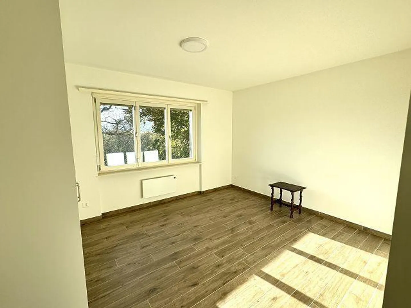 Villa 3 1/2 pièces avec beaucoup de terrain dans un endroit très calme et ensoleillé... - Photo 6 sur 25