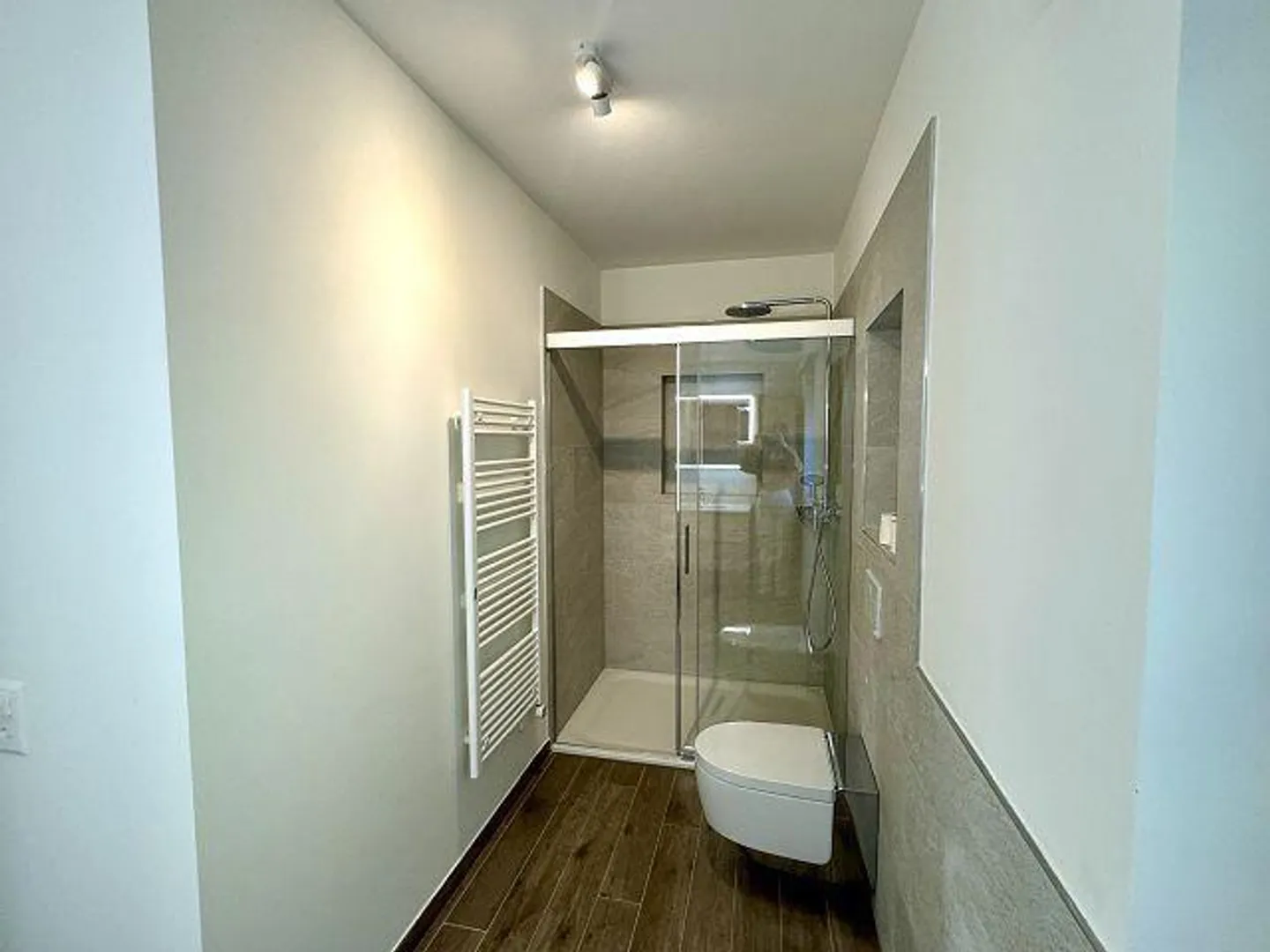 Villa 3 1/2 pièces avec beaucoup de terrain dans un endroit très calme et ensoleillé... - Photo 9 sur 25