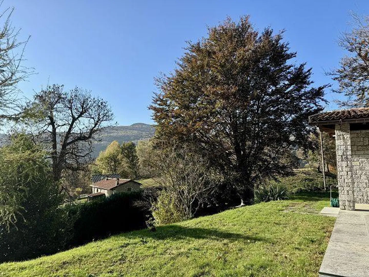 Villa 3 1/2 pièces avec beaucoup de terrain dans un endroit très calme et ensoleillé... - Photo 21 sur 25