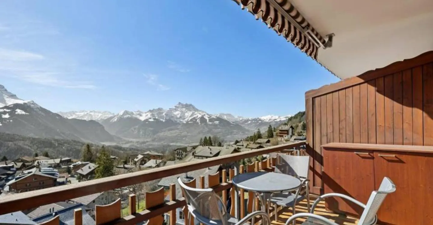 Charming Apartment with Balcony - Photo 1 of 12