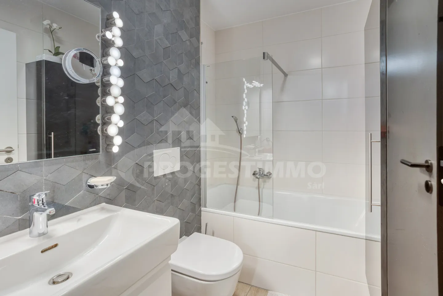 MODERNES PENTHOUSE MIT SPEKTAKULÄRER AUSSICHT - Foto 8 von 9