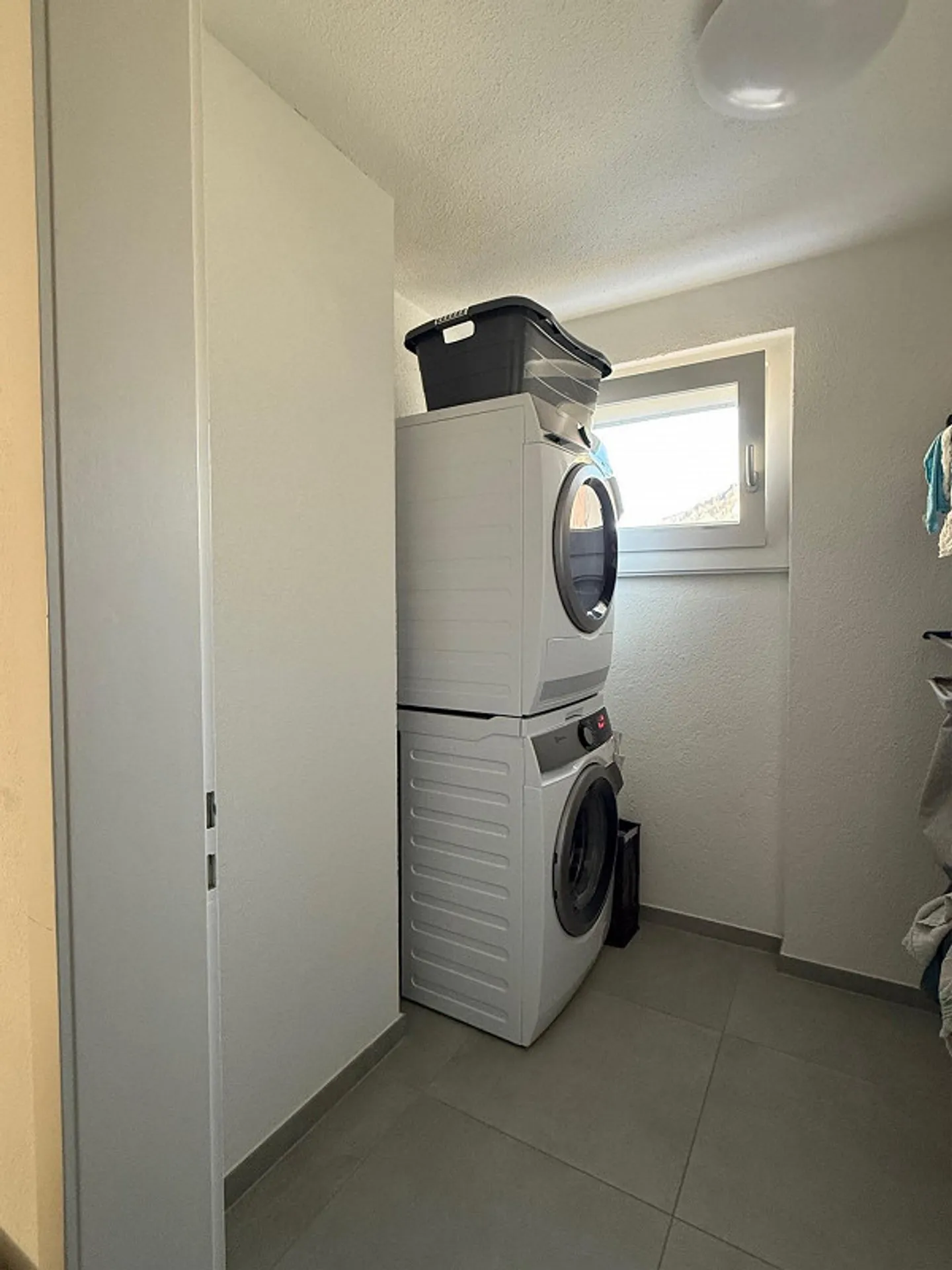 Beautiful and spacious 4-room apartment in Glarus - Photo 8 of 12