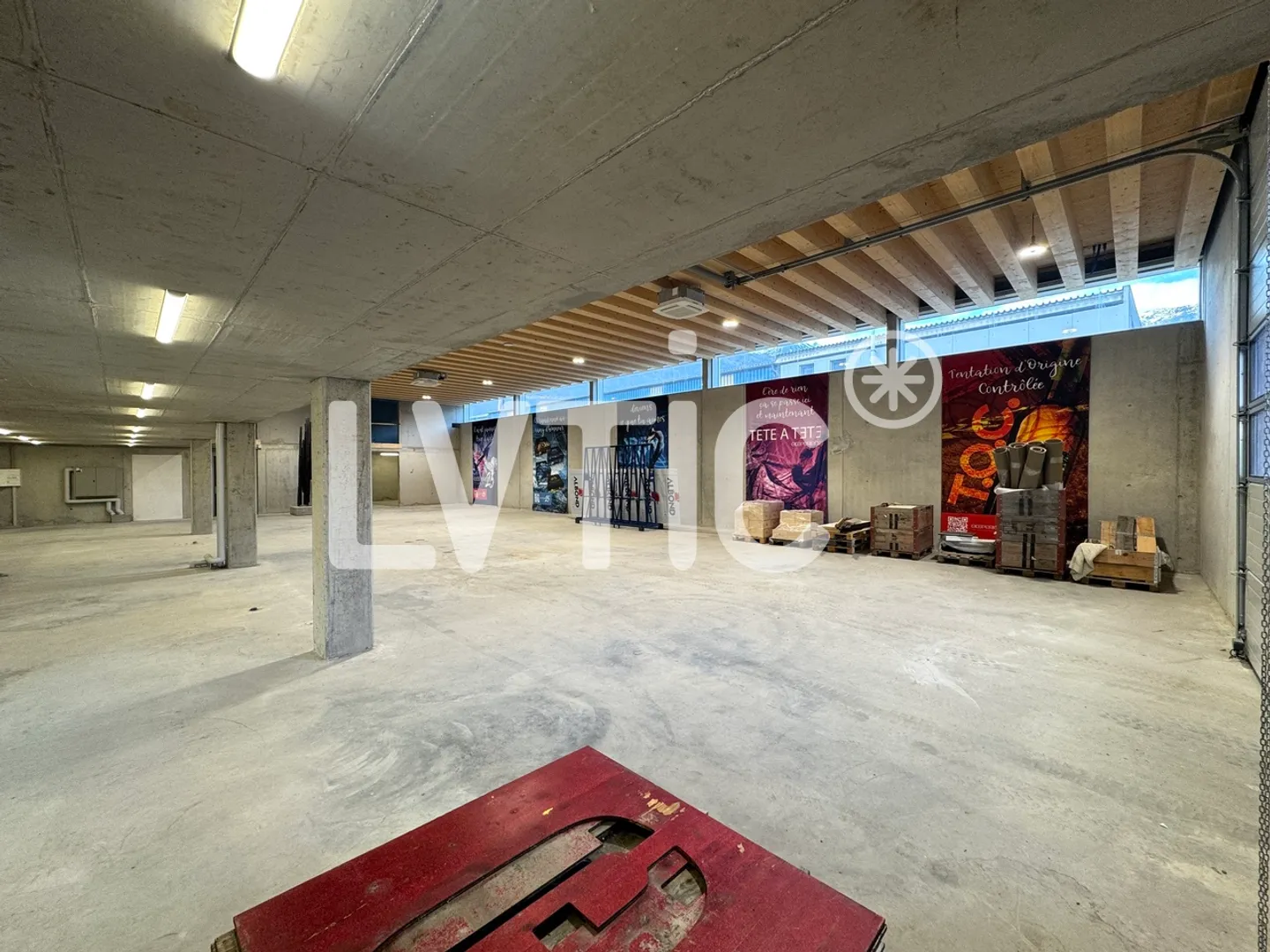 Atelier, Lager, Showroom von 600 m2 zur Miete in Martigny - Foto 2 von 13