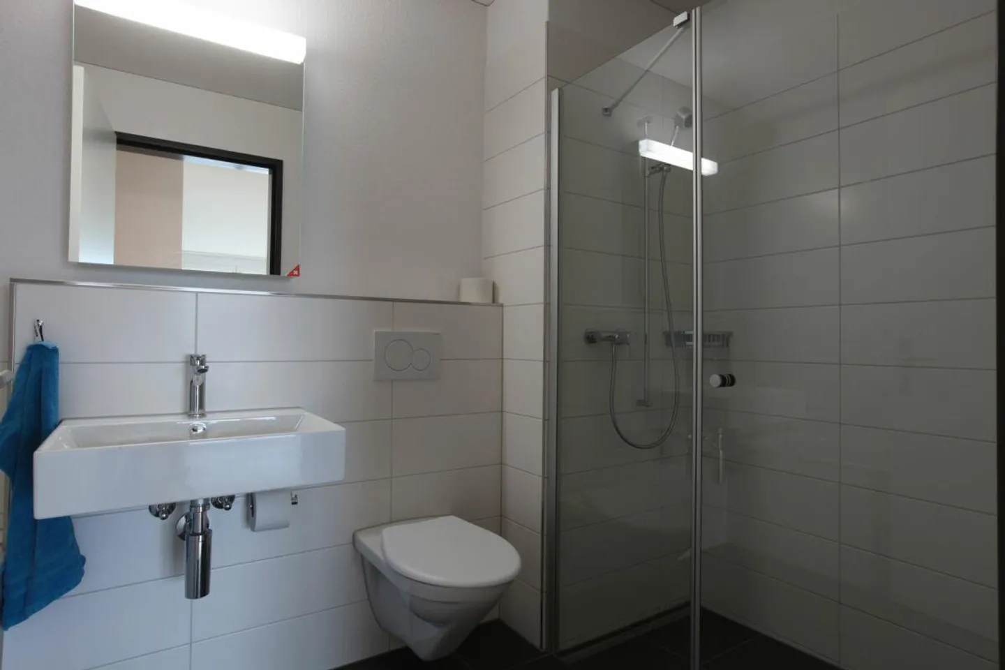 Moderno appartamento di 3,5 stanze con terrazza. - Foto 4 di 8