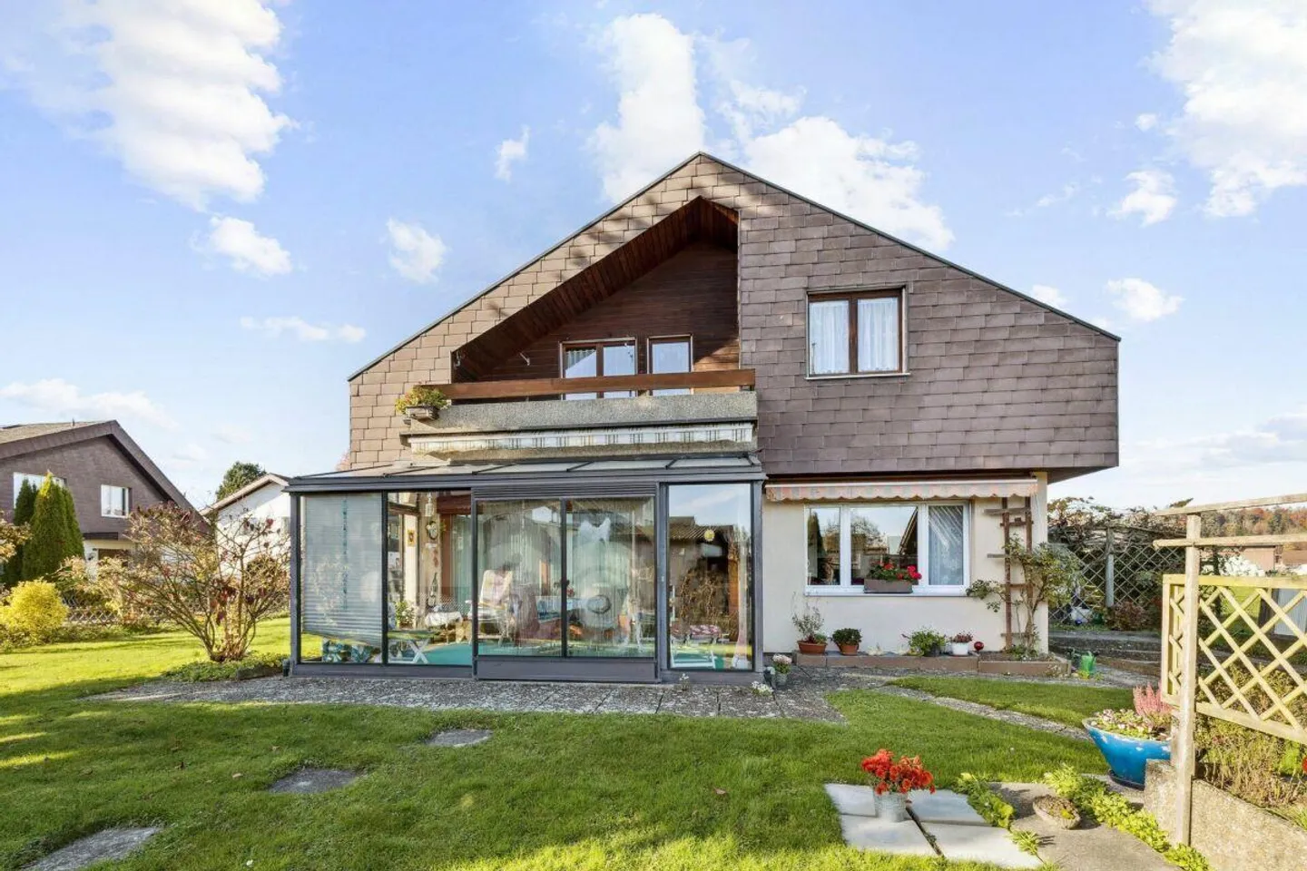 Einfamilienhaus mit schönem Garten - Foto 2 von 25