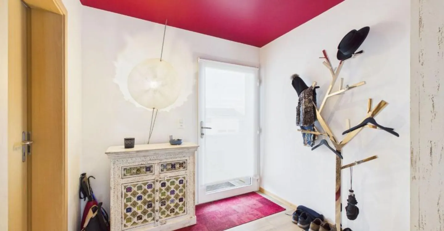 Maison familiale spacieuse à Gampelen - Photo 10 sur 13
