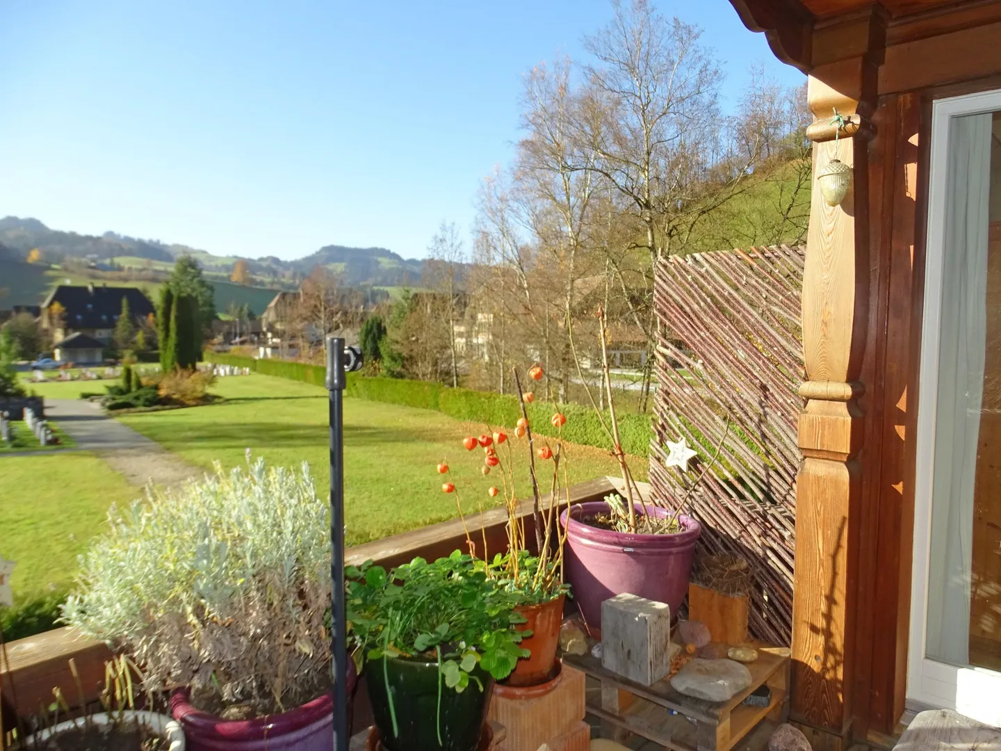 Appartement calme de 3,5 pièces au 1er étage avec balcon ensoleillé - Photo 1 sur 8